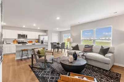 234 W 39th Place, Hobart, IN 46342 - Photo 4