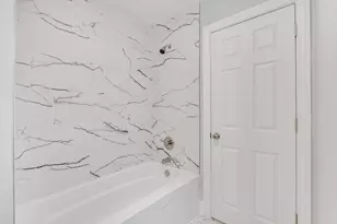 552 Harrison St, Gary, IN 46402 - Photo 8