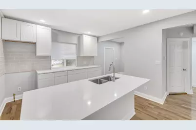 552 Harrison Street, Gary, IN 46402 - Photo 4