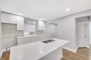 552 Harrison St, Gary, IN 46402 - Photo 4