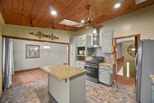 1938 Magnolia Ln, Munster, IN 46321 - Photo 8