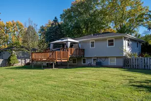 1226 Dogwood Dr, Chesterton, IN 46304 - Photo 6