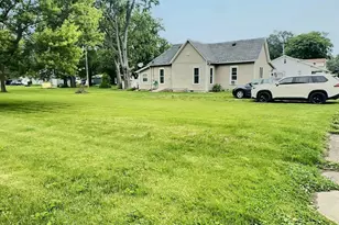 310 W State St, Morocco, IN 47963 - Photo 2