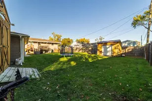 225 N Dwiggins St, Griffith, IN 46319 - Photo 36