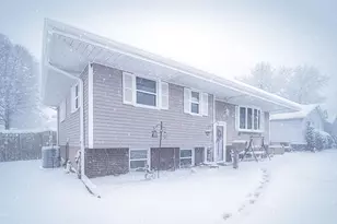 225 N Dwiggins St, Griffith, IN 46319 - Photo 2