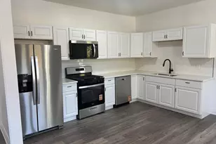 1825 W 7th Ave, Gary, IN 46404 - Photo 8