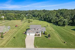 877 Farmview Dr, Valparaiso, IN 46383 - Photo 38