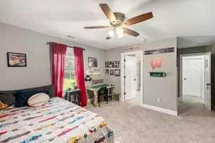 877 Farmview Dr, Valparaiso, IN 46383 - Photo 22