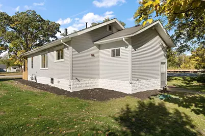 813 Carnation Street SE, Demotte, IN 46310 - Photo 4