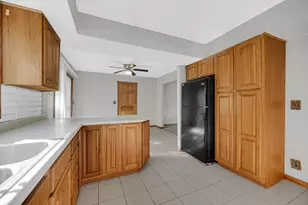 25 E Hoehn St, Wheatfield, IN 46392 - Photo 10