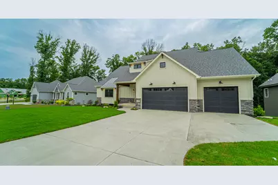 161 N Winterberry Drive, Valparaiso, IN 46385 - Photo 2