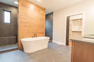 161 N Winterberry Dr, Valparaiso, IN 46385 - Photo 34