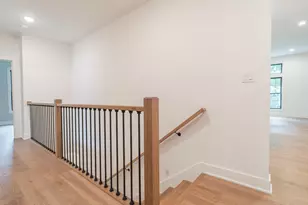 161 N Winterberry Dr, Valparaiso, IN 46385 - Photo 4