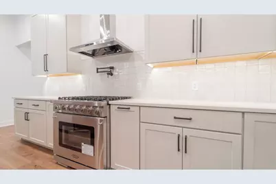 161 N Winterberry Drive, Valparaiso, IN 46385 - Photo 8