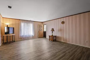 8825 Janeway Ct, Munster, IN 46321 - Photo 4