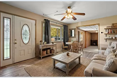 2790 E 1059 N, Demotte, IN 46310 - Photo 2