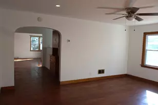 1208 Campbell St, Valparaiso, IN 46385 - Photo 2