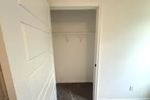 717 Lake St, Hobart, IN 46342 - Photo 14