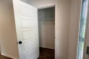 717 Lake St, Hobart, IN 46342 - Photo 4