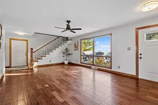 530 S 300 E, Kouts, IN 46347 - Photo 6