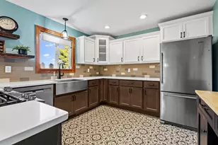 530 S 300 E, Kouts, IN 46347 - Photo 10