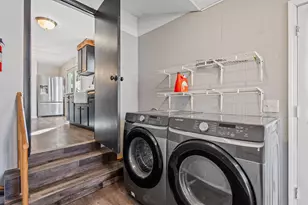 7562 Montana St, Hobart, IN 46342 - Photo 14