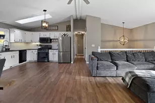 3984 Kingsway Dr, Crown Point, IN 46307 - Photo 10