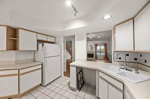 1345 W 94th Ct, Crown Point, IN 46307 - Photo 10