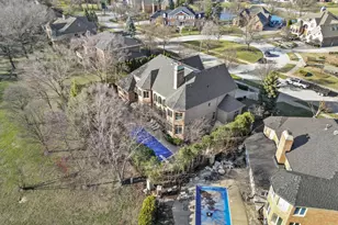 10224 Cherrywood Ln, Munster, IN 46321 - Photo 8