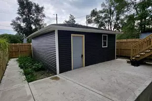 1379 Roosevelt Pl, Gary, IN 46404 - Photo 16