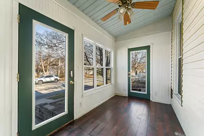 557 W Chicago Street, Valparaiso, IN 46385 - Photo 2