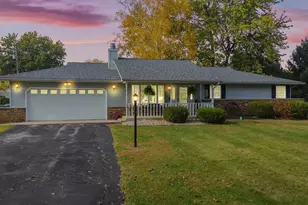 602 Forsythia St SE, Demotte, IN 46310 - Photo 2