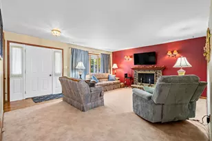 602 Forsythia St SE, Demotte, IN 46310 - Photo 4