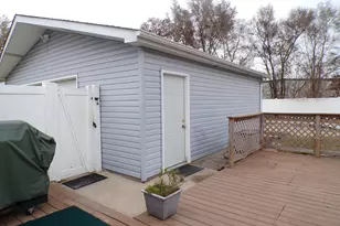 1643 N Indiana Pl, Griffith, IN 46319 - Photo 18