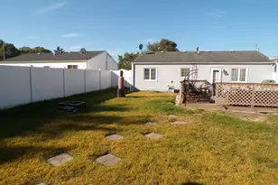 1643 N Indiana Pl, Griffith, IN 46319 - Photo 4