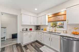 513 Almond St SW, Demotte, IN 46310 - Photo 14