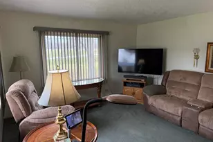 305 W 35th Ave, Griffith, IN 46319 - Photo 6