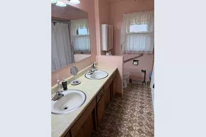 305 W 35th Avenue, Griffith, IN 46319 - Photo 10