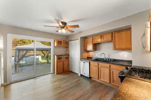 411 Nantucket Rd, Valparaiso, IN 46385 - Photo 8