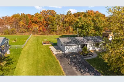 411 Nantucket Road, Valparaiso, IN 46385 - Photo 2