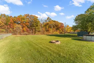 411 Nantucket Rd, Valparaiso, IN 46385 - Photo 26