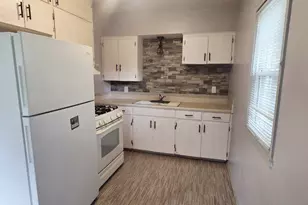 2631 Parkway Dr, Highland, IN 46322 - Photo 4