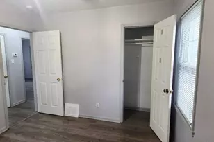 2631 Parkway Dr, Highland, IN 46322 - Photo 8