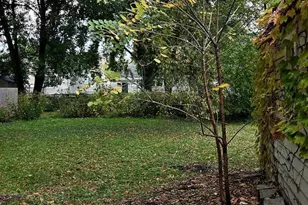 2631 Parkway Dr, Highland, IN 46322 - Photo 10