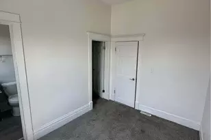 154 Napoleon St, Valparaiso, IN 46383 - Photo 4