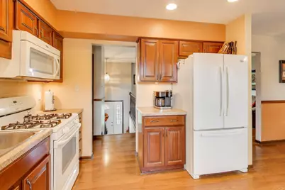 1707 Valley Court, Schererville, IN 46375 - Photo 10