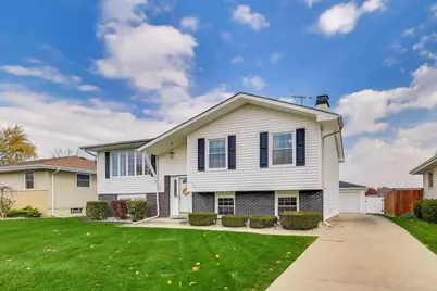 1707 Valley Court, Schererville, IN 46375 - Photo 2