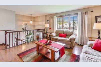 1707 Valley Court, Schererville, IN 46375 - Photo 4