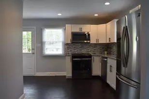 351 Maple St, Crown Point, IN 46307 - Photo 4