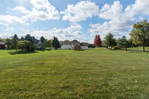 183 Cimarron Dr, Valparaiso, IN 46385 - Photo 2